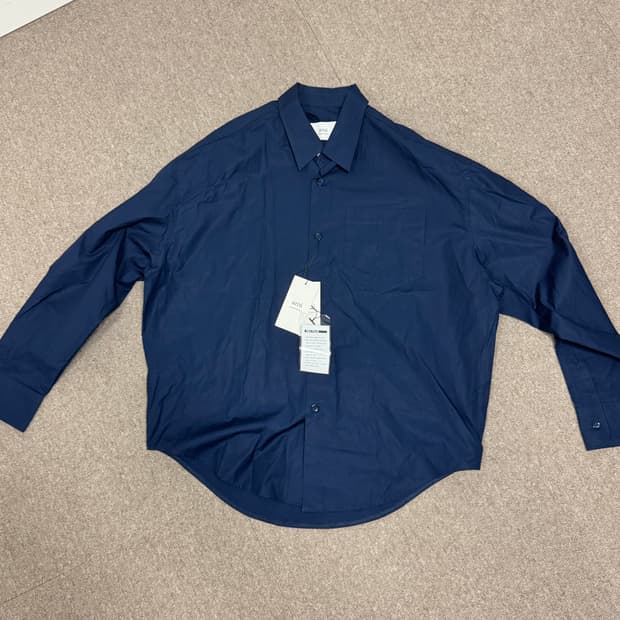 아미 박시핏 셔츠 네이비 M 사이즈