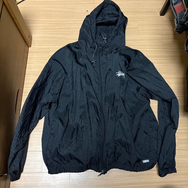 스투시 바람막이