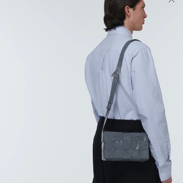 보테가베네타 카세트백 썬더그레이