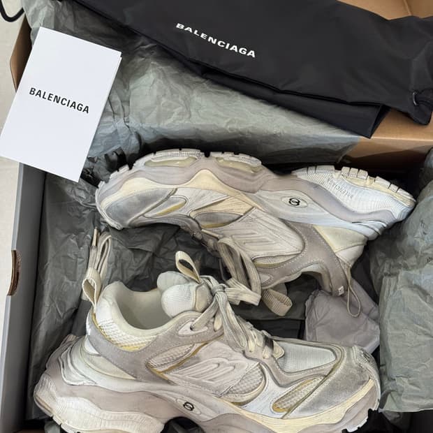 발렌시아가 카고 스니커즈 베이지(에그쉘) 40사이즈