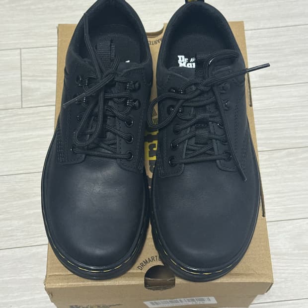 닥터마틴 리더 와이오밍 레더 유틸리티 슈즈 블랙