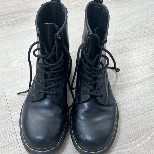 닥터마틴 워커 블랙 240(38사이즈)
