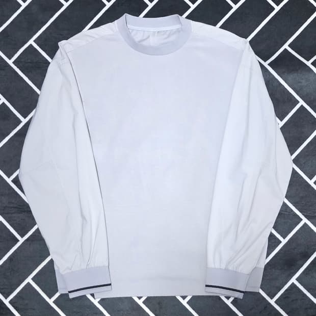 시스템옴므 우븐 맨투맨