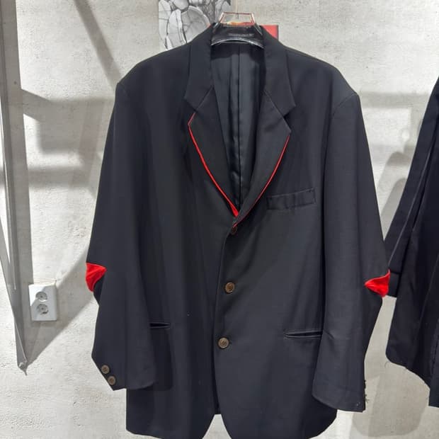 요지야마모토 뿌르옴므 AW1996 레드 실크 배색 라펠 울 자켓