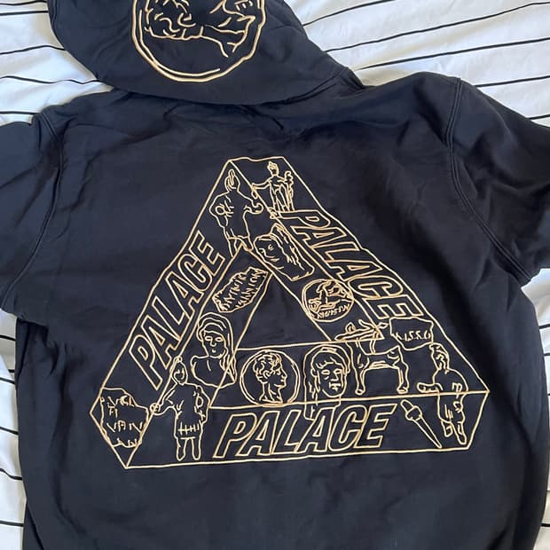 팔라스 트라이아키올로지 후드