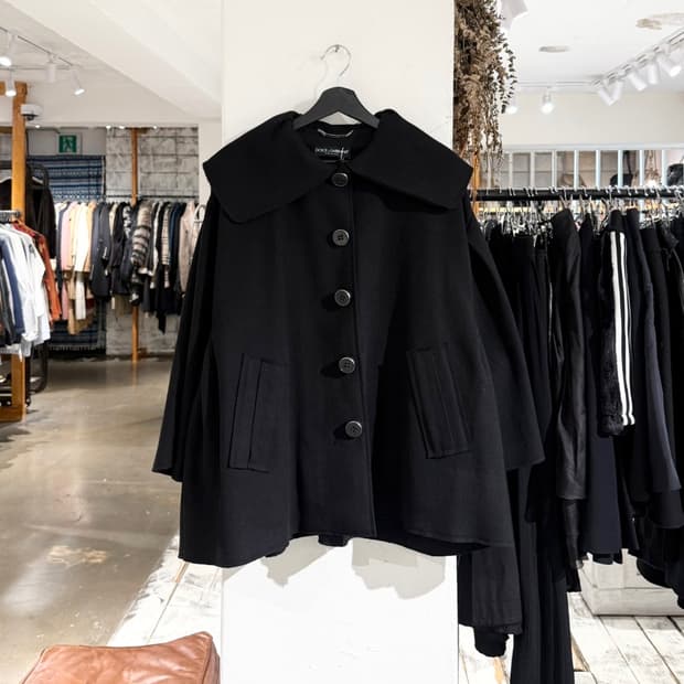 돌체앤가바나 블랙 울 에이라인 케이프 숏 코트