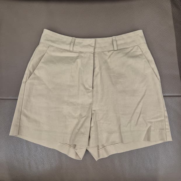 베이지색 반바지 숏팬츠 S