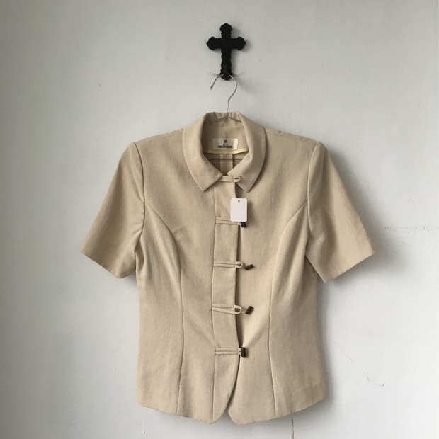 Button point jacket