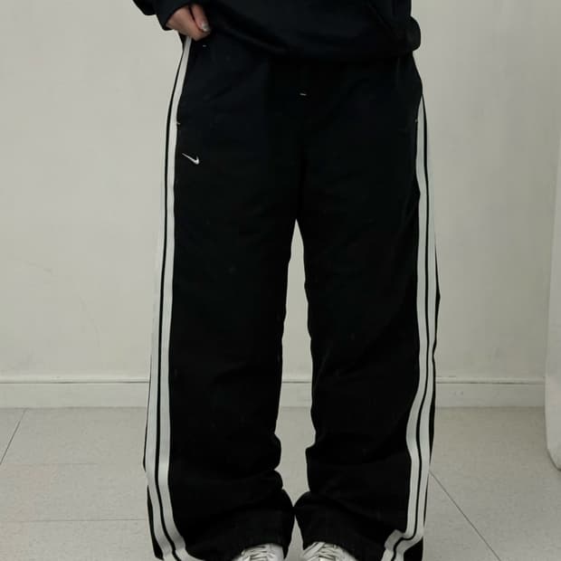 나이키 블랙 트랙팬츠