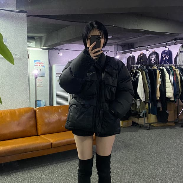 비슬러우 블랙 포켓 유틸리티 다운 숏 패딩 B3037 