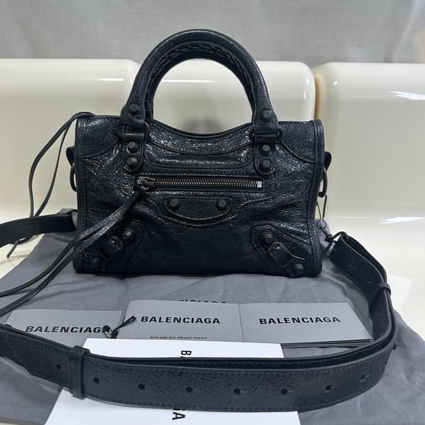 [새상품급 정품] 발렌시아가 르 시티 모터백 미니