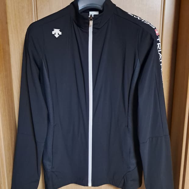 데상트 여성 런닝 집업 90