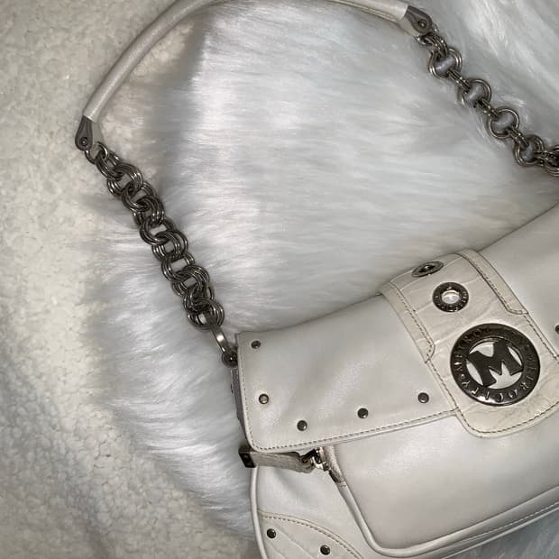Metro city white shoulder bag y2k
