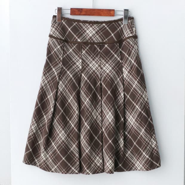 check pleats skirt 