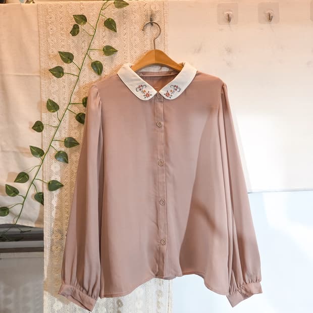 꽃자수 카라 블라우스