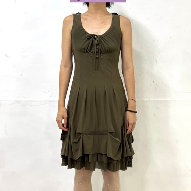 Eva Kayan 카키 카고 슬리브리스 미디 드레스