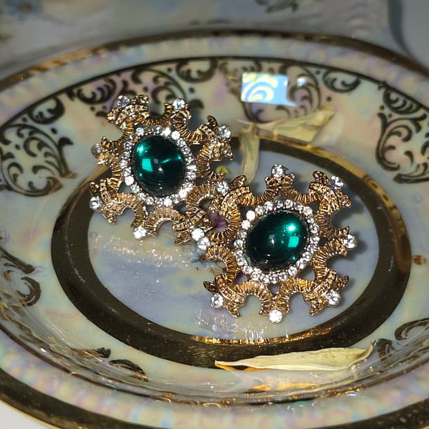 빈티지 앤틱 에메랄드 골드 큐빅 로맨틱 영롱 귀걸이