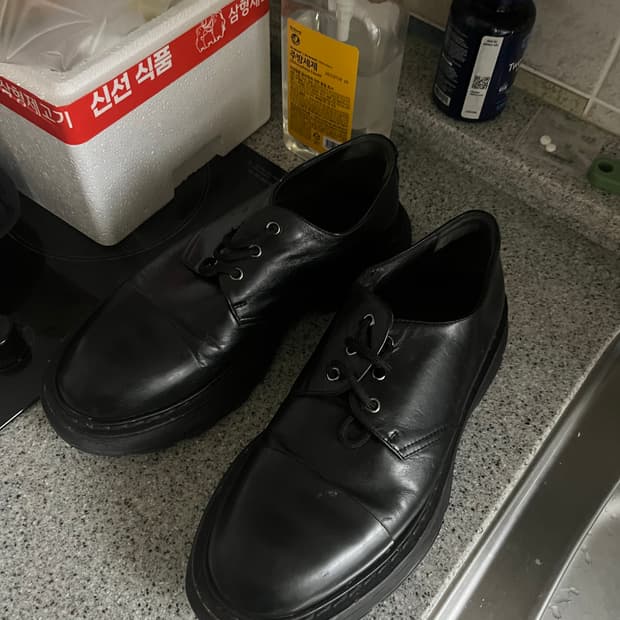 알렉산더 맥퀸 트레드 더비 블랙 43