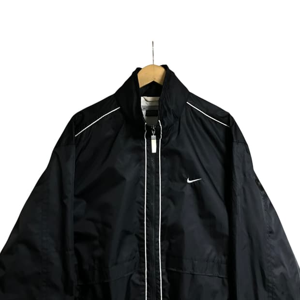 나이키 스우시 검정 오버핏 바람막이