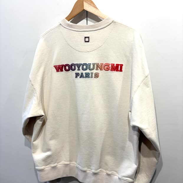 22FW 우영미 코튼 퍼지 백로고 스웨트셔츠