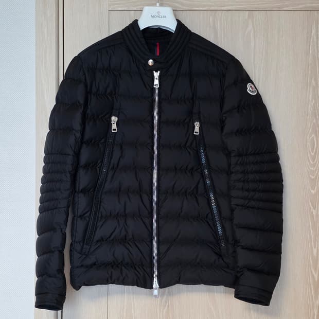 [23년] 몽클레어 아미오 경량 바이크 다운 패딩 3사이즈
