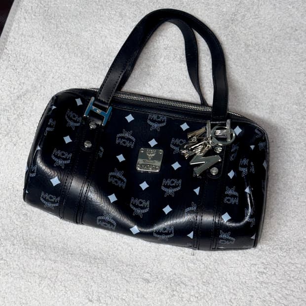 MCM 블랙 숄더백