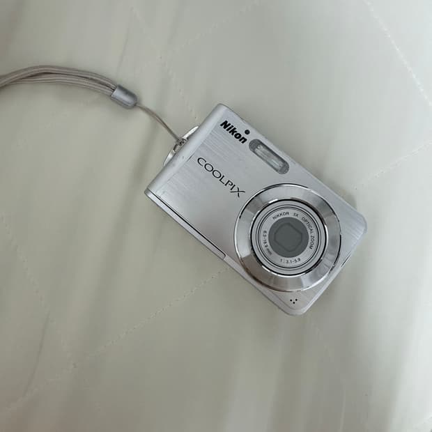 니콘 쿨픽스 디카 