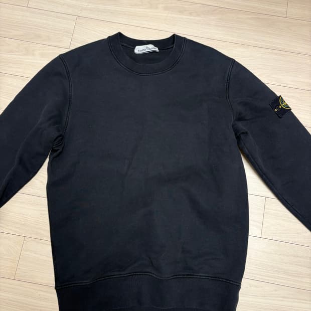 [S급] 스톤아일랜드 맨투맨 블랙 S