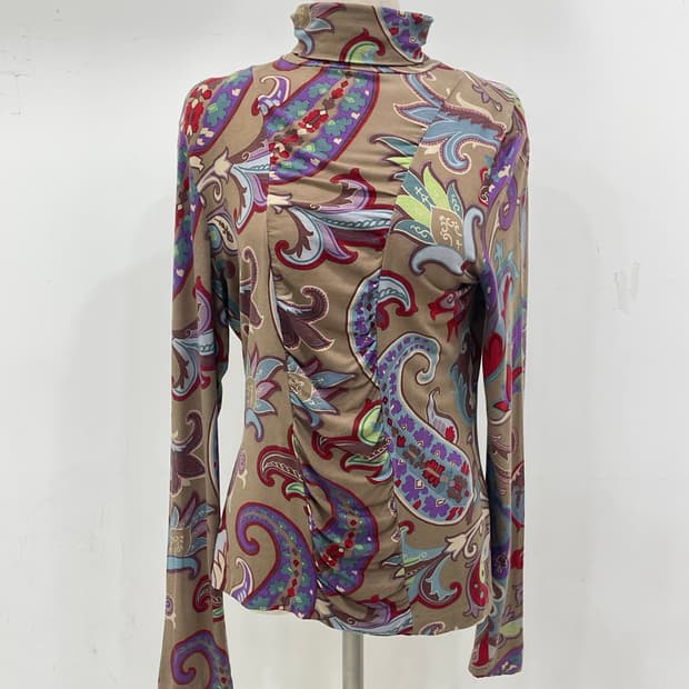 에트로 여성 폴라