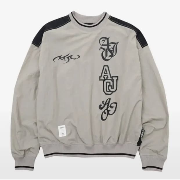 아조바이아조 Total Logo Nylon Sweatshirt