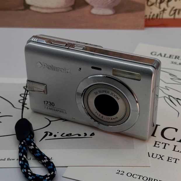 Polaroid t730 콤팩트 디지털 카메라