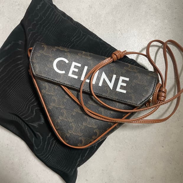 셀린느 트라이앵글백