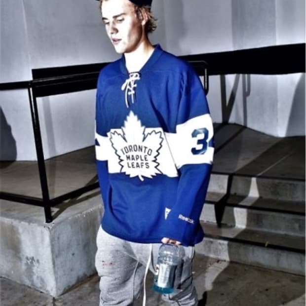 *저스틴비버착용* NHL 토론토 메이플 리프스 하키 후드