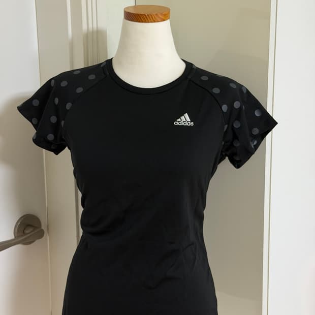 아디다스 블랙 그레이 도트 반팔