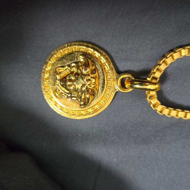 베르사체 메두사 목걸이