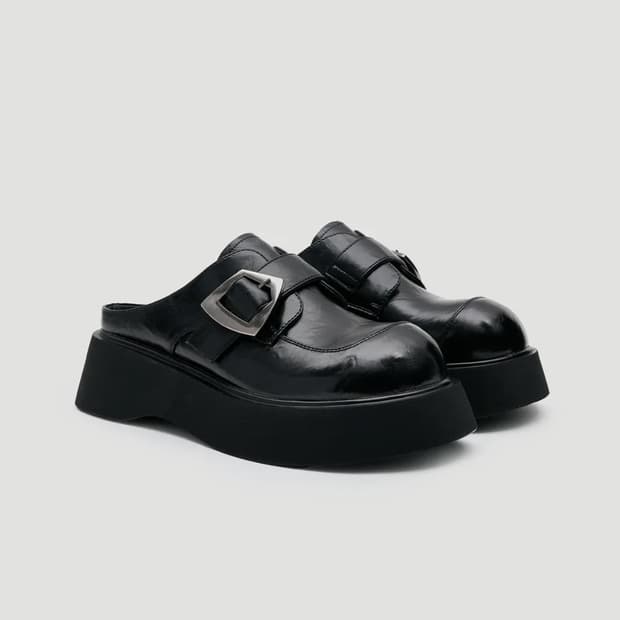 새상품 헬레네파리스 마이크로파이버 레더 버클 뮬 블랙 230