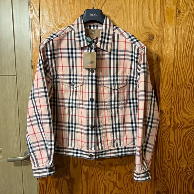 버버리 x 슈프림 콜라보(슈버리) 트러커 자켓 판매 합니다.