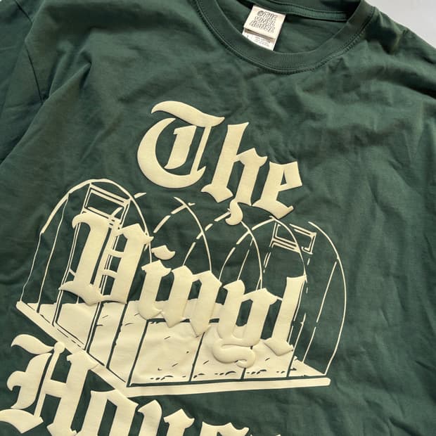 더바이닐하우스 반팔 티셔츠