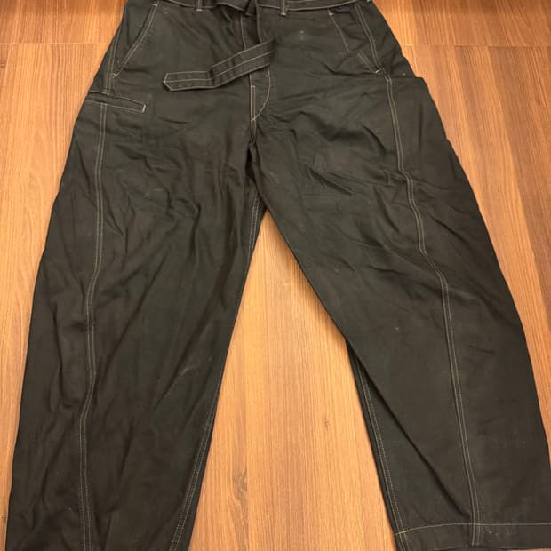 [52] 르메르 트위스티드 벨티드 데님 블랙