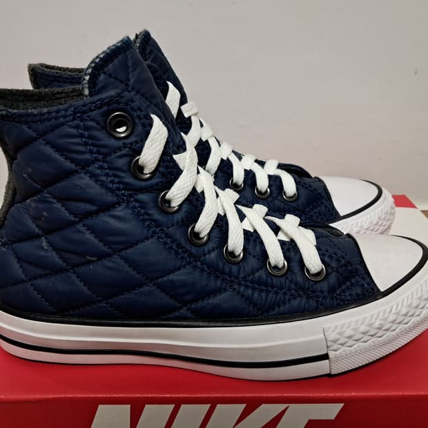 컨버스 패딩 스니커즈 220