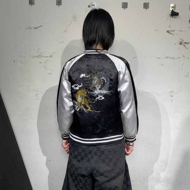 일본빈티지 블랙 용 호랑이 오리엔탈 자수 스카잔 XS