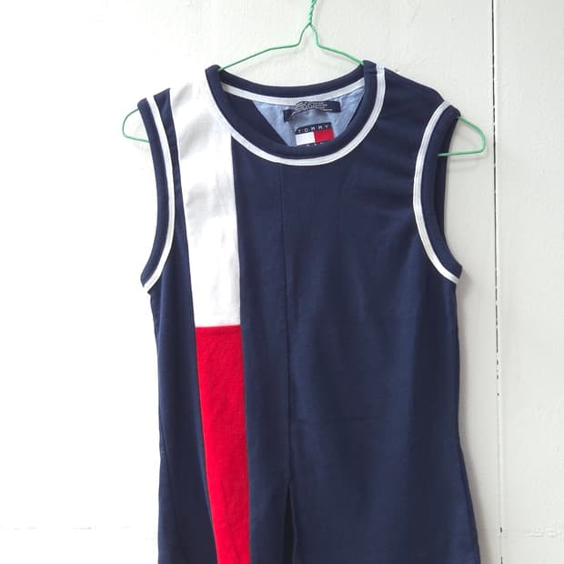 타미진스 민소매 티셔츠