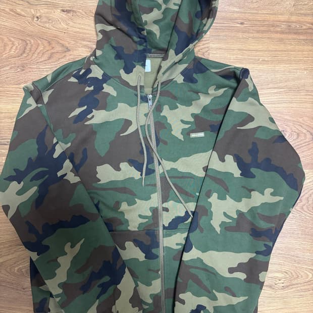 L) 디스이즈네버댓 카모 후드집업