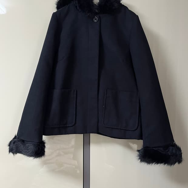 얼스뮤직앤이콜로지 네이비 숏코트