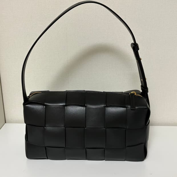 보테가베네타 브릭 카세트 숄더백 블랙