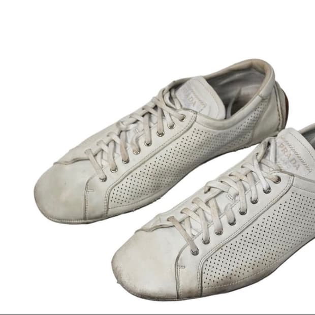 PRADA 레더 스니커즈