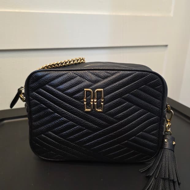 닥스 블랙 퀼팅 체인 크로스백