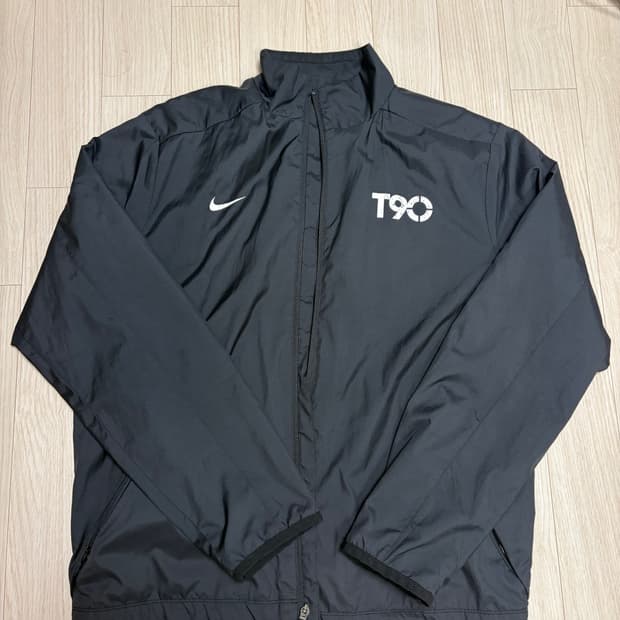 나이키  T90 바람막이