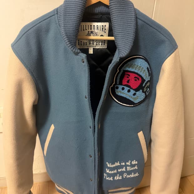 S) 빌리어네어 보이즈 클럽 바시티 자켓 블루 판매합니다. BBC 자켓