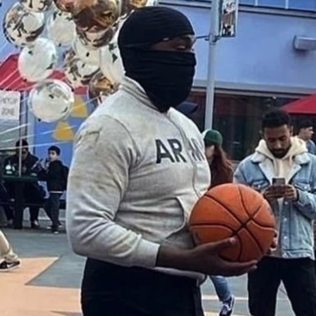 [M] 칸예 Army OG 아미 후드집업